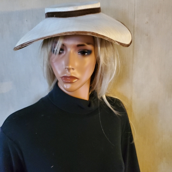 Vintage Ladies Wide Brim Church Hat Ivory with Cocoa Velvet Trim and Band - Picture 4 of 7